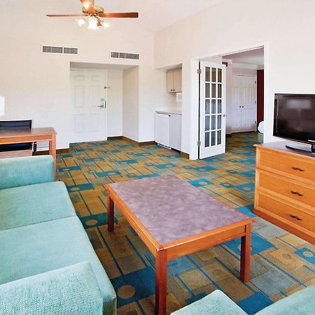 Howard Johnson By Wyndham Columbus Fort Moore Экстерьер фото