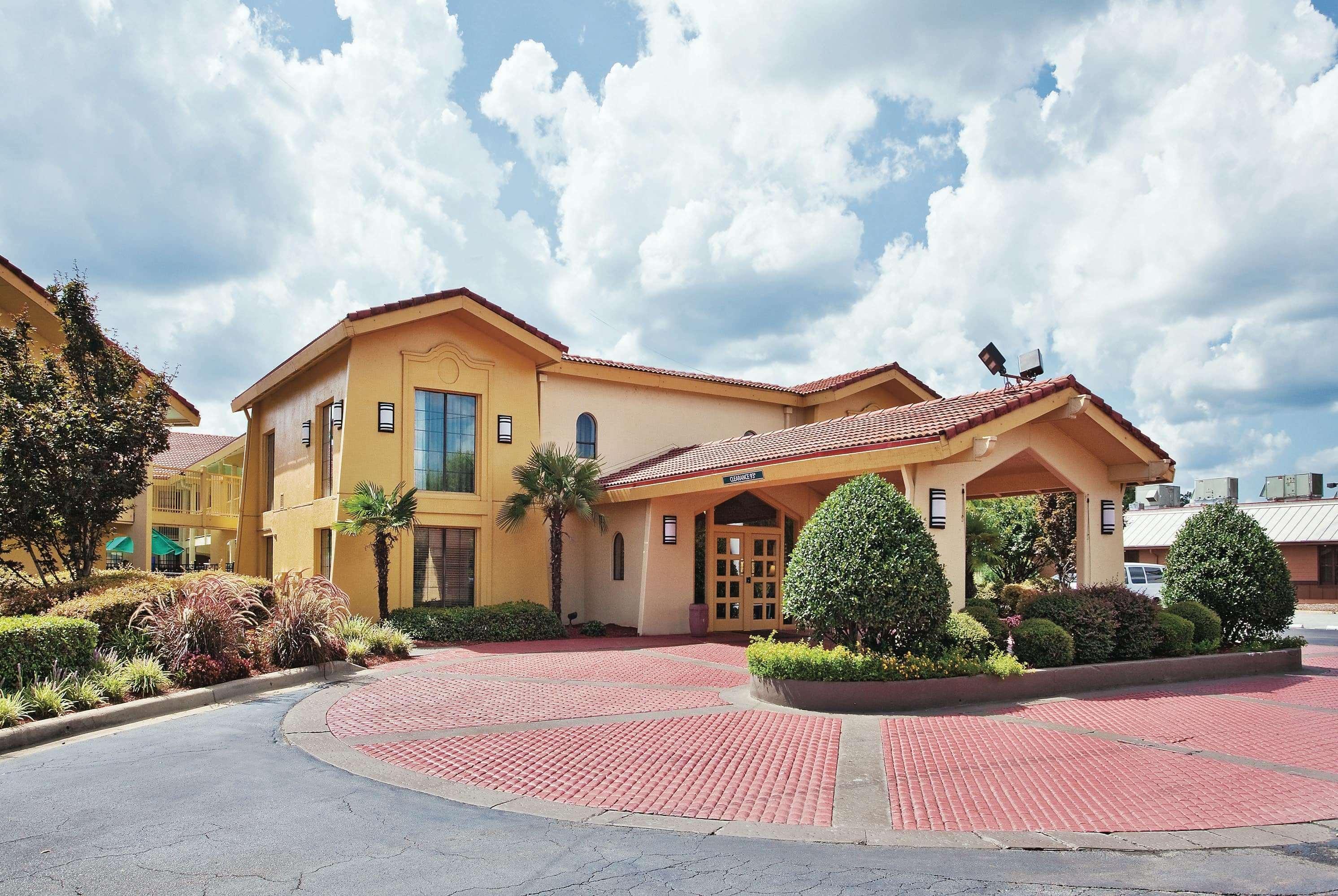 Howard Johnson By Wyndham Columbus Fort Moore Экстерьер фото