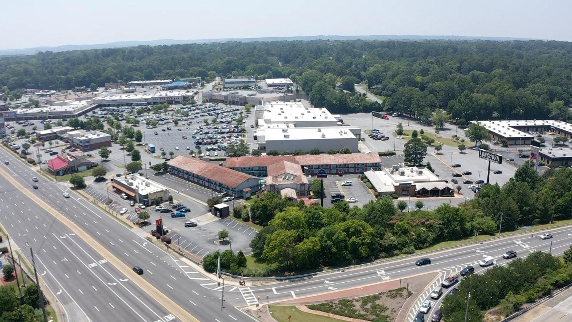 Howard Johnson By Wyndham Columbus Fort Moore Экстерьер фото
